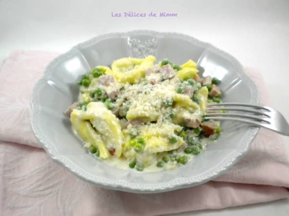 Tortellini au jambon, petits pois et parmesan