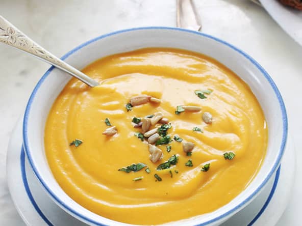 Velouté au butternut, curry et lait de coco