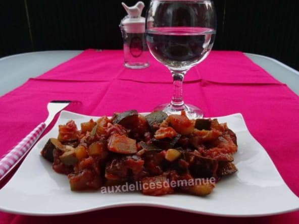 Courgettes à la sauce tomate épicée