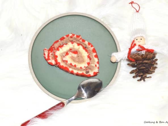 Bûche chocolat au lait et cassis