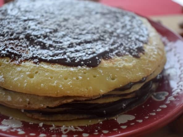 Gâteau de crêpes au chocolat et à la noisette