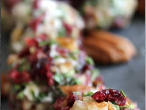 Mini boulettes de fromage de chèvre pécan et cranberries
