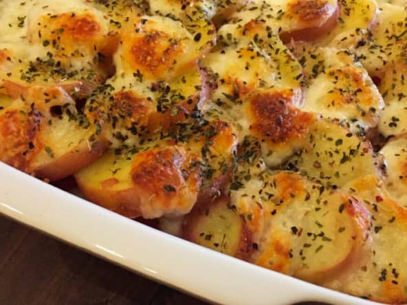 Gratin de pommes de terre et tomates à la provençale