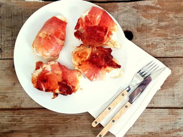 Filets de poulet farcis à la mozzarella au jambon cru