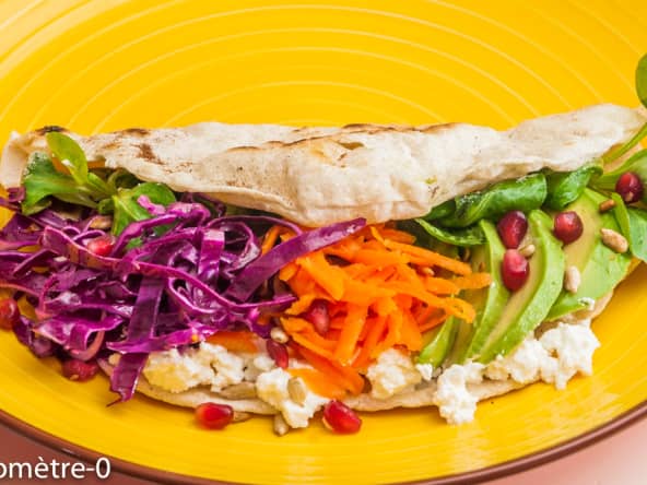 Pain pita aux crudités d'hiver