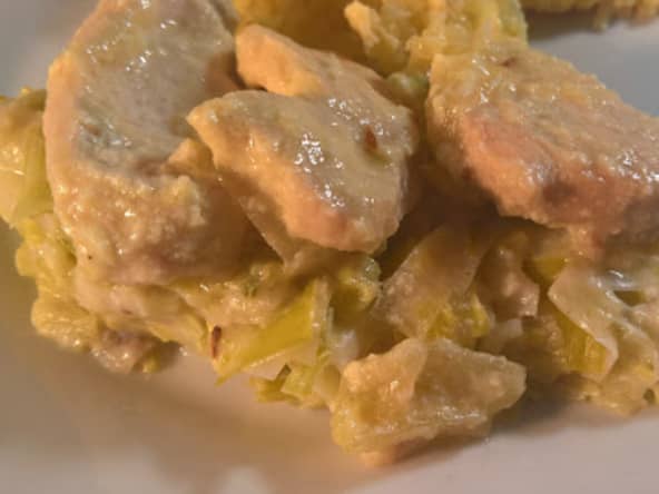 Poulet flambé au génépi et fondue de poireaux au cumin