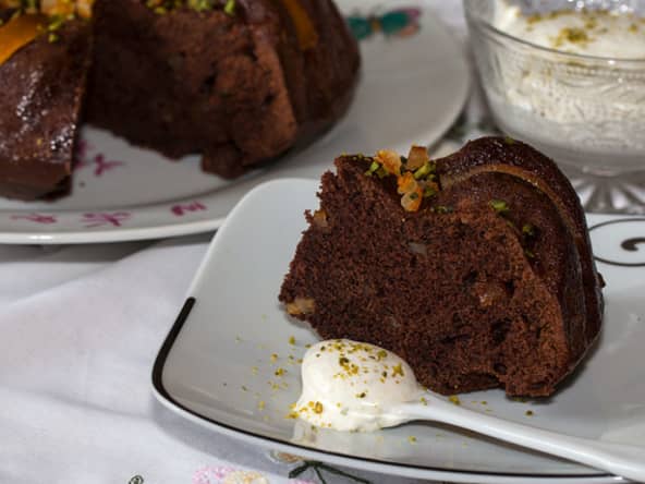Gâteau au vin rouge, chocolat et oranges confites