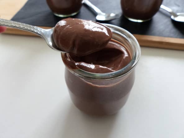 Crème dessert au tofu soyeux et au cacao (dessert végétalien, sans gluten)