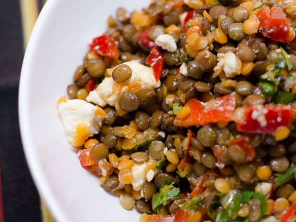 Salade aux deux lentilles, au poivron et à la feta