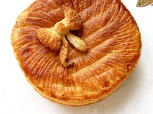 Galette des rois mousse marrons et ganache montée au guanaja