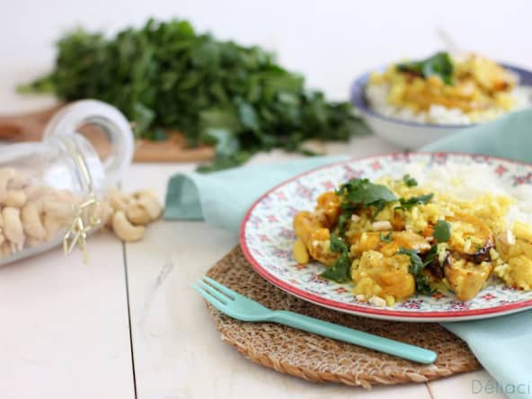 Curry de courge butternut rôtie au lait de coco, à la coriandre et aux noix de cajou