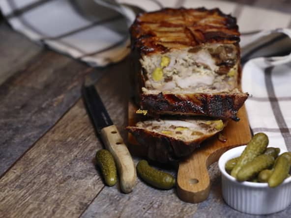 Terrine de lapin aux fruits et aux pistaches