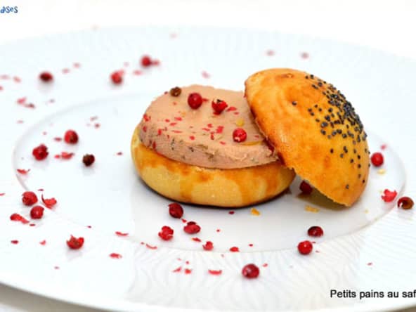 Petits pains au safran fourrés foie gras pour un apéritif festif