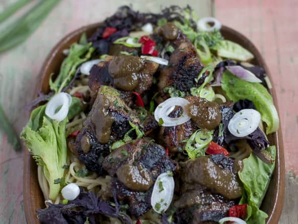 Porc croustillant à la rhubarbe aigre-douce