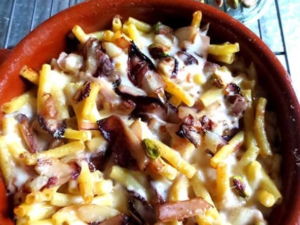 Gratin de macaroni, endives rouges et béchamel, et jambon de Prague