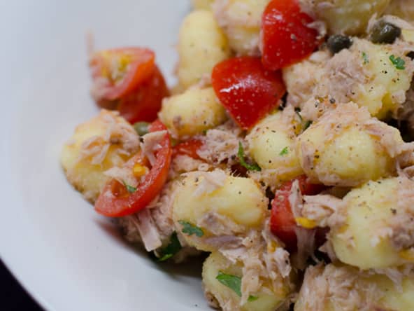 Gnocchi au thon, aux câpres et aux tomates cerises