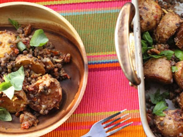 Salade printanière tiède de pommes de terre aux lentilles et au miso
