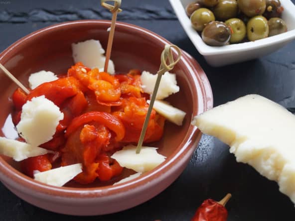 Poivrons rouges et manchego - tapas