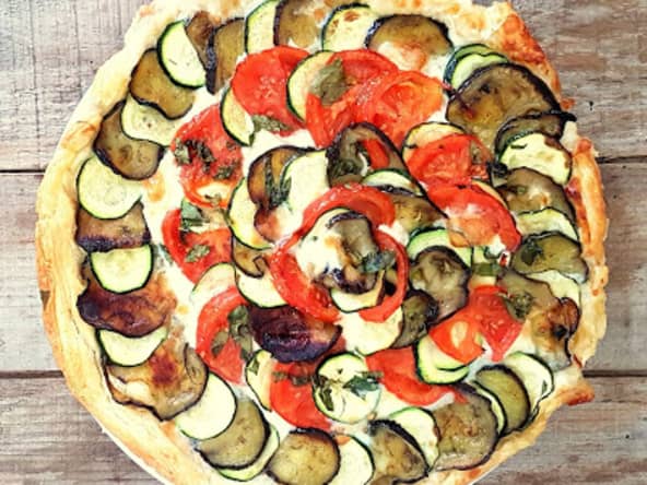 Tarte façon tian (aubergines, courgettes, tomates, mozzarella)