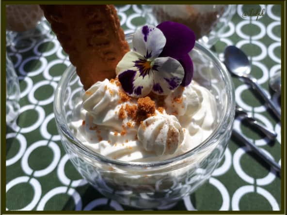 Verrines de Compotée de Rhubarbe et Crème Chantilly