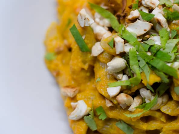 Pâtes, sauce à la carotte et à la noix de coco