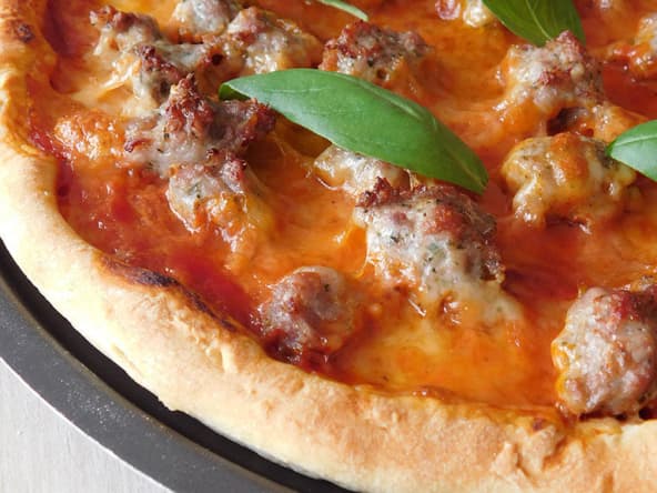 Pizza saucisse