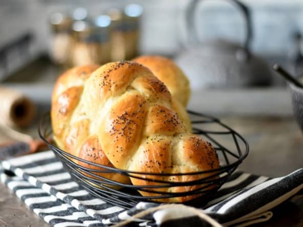 Pain brioché aux graines de nigelle