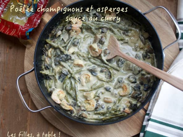 Poêlée de crevettes, champignons et asperges, sauce au curry