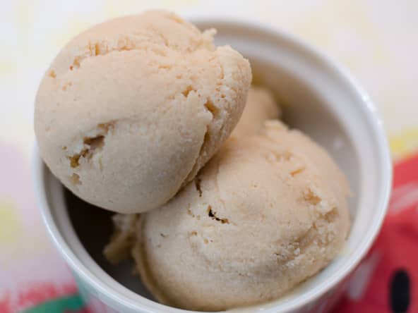 Glace à la rhubarbe