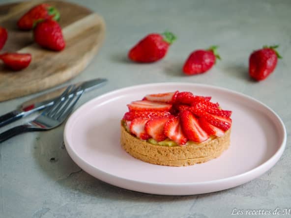 Tartelettes aux fraises et litchi pour la fête des mères
