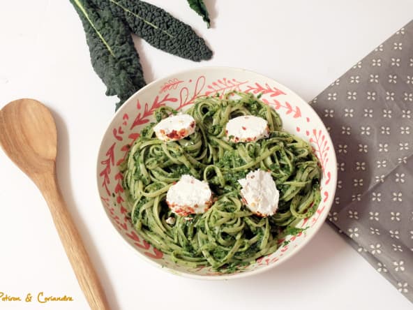 Linguine au kale noir et fromage de chèvre au piment d’Espelette