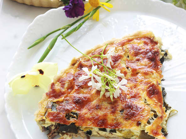 Quiche facile au thon, poireaux, champignons et fromage