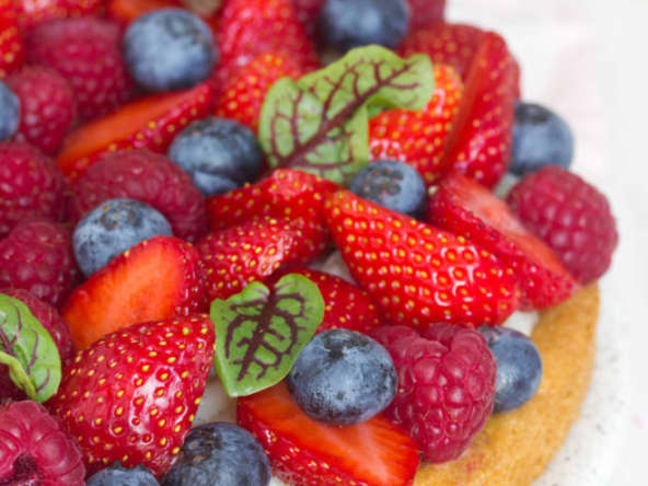 Sablé breton tarte aux fraises et framboises vegan