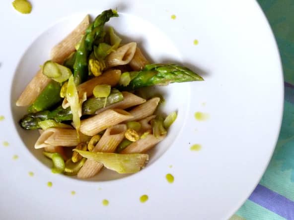 Pennes aux asperges vertes et pistaches