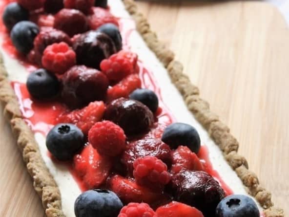Tarte sans gluten à la crème de cajou et verveine, et fruits rouges