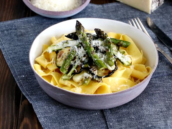 Pâtes pappardelles fraîches aux légumes verts grillés
