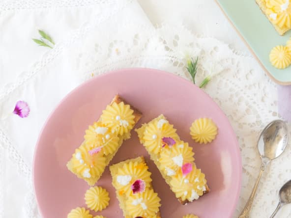 Sticks madeleine et curd au yuzu