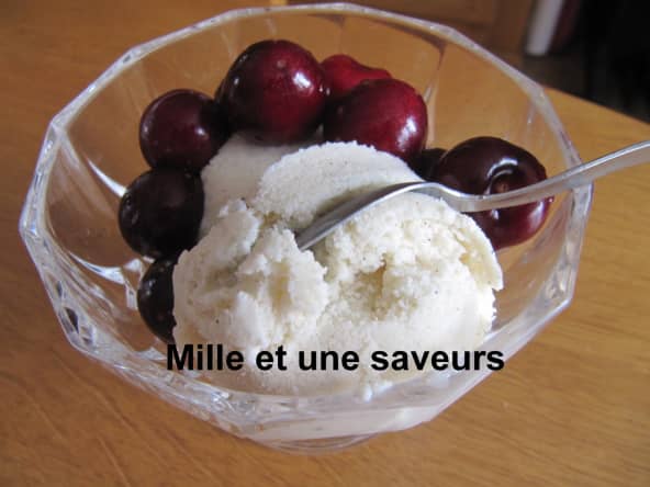 Glace aux yaourts natures et fève de tonka au thermomix