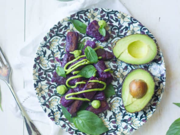Gnocchi à la patate douce violette et sauce à l'avocat