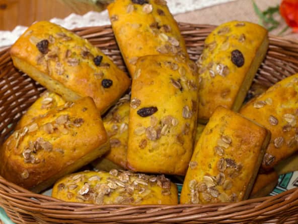 Minis cakes au muesli et yuzu