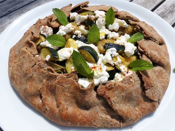 Tarte rustique aux courgettes et au chèvre frais (recette IG bas)