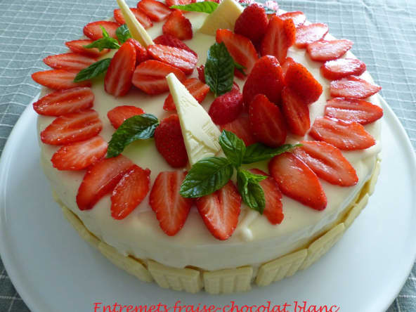 Entremets fraise-chocolat blanc