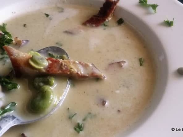 Soupe à la crème de fèves fraîches à consommer chaud ou froid