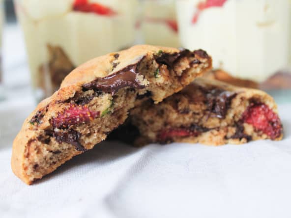Cookies fraises séchées et basilic