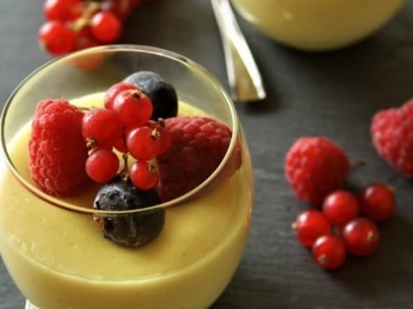 Petites crèmes aux fruits rouges