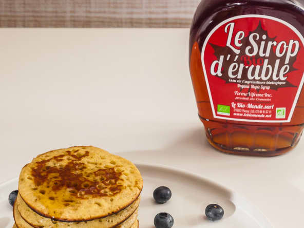 Pancakes aux myrtilles et sirop d'érable