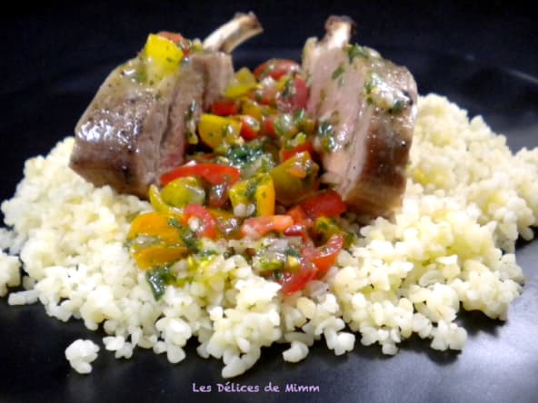 Carré d’agneau, sauce vierge aux tomates cerises sur lit de boulgour
