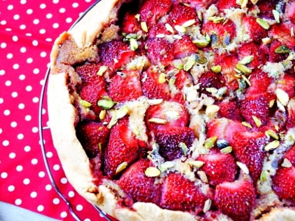 Tarte rustique aux fraises à la frangipane