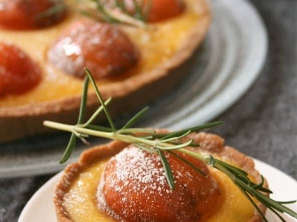 Tarte au curd de melon, romarin, abricots,  sans lait, sans oeufs