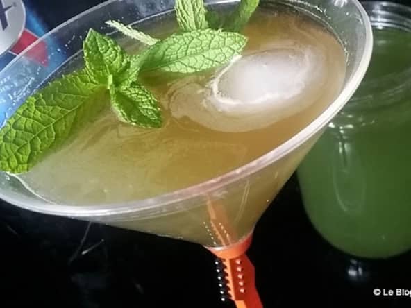 Valse avec Sirop de menthe à l’écorce de yuzu (cocktail)